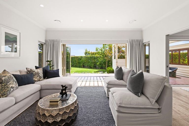 Photo of property in 6 Scott Place, Havelock North, 4130