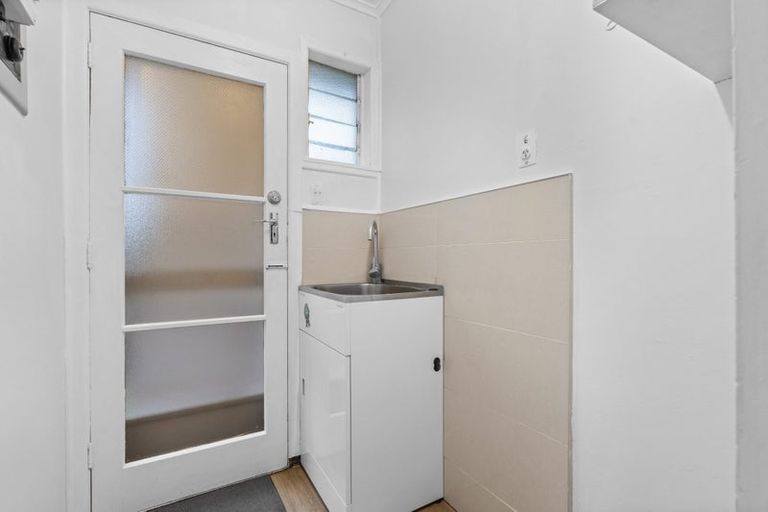 Photo of property in 2/10 Mahon Place, Papatoetoe, Auckland, 2025