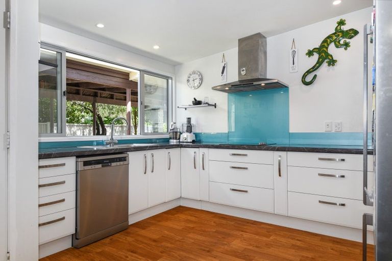 Photo of property in 28 Iles Road, Lynmore, Rotorua, 3010