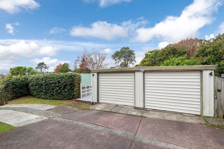 Photo of property in 2/7 Taurus Crescent, Beach Haven, Auckland, 0626