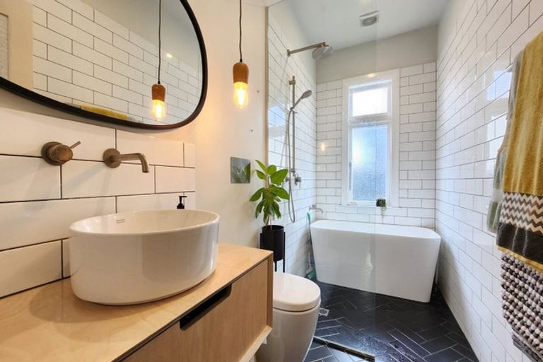 Photo of property in 50 Rex Street, Miramar, Wellington, 6022