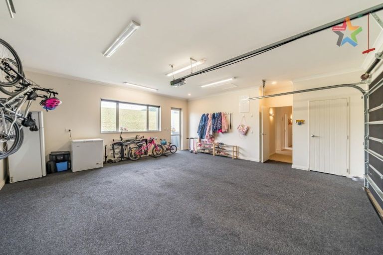 Photo of property in 8c Glen Iris Grove, Woburn, Lower Hutt, 5010
