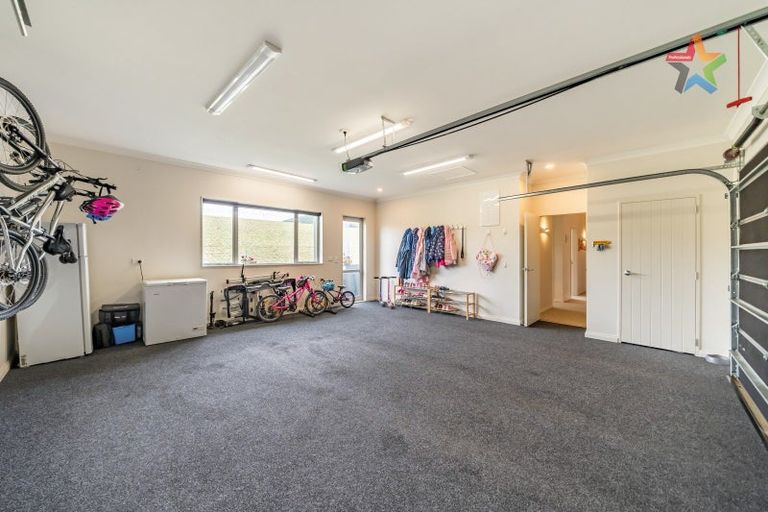 Photo of property in 8c Glen Iris Grove, Woburn, Lower Hutt, 5010