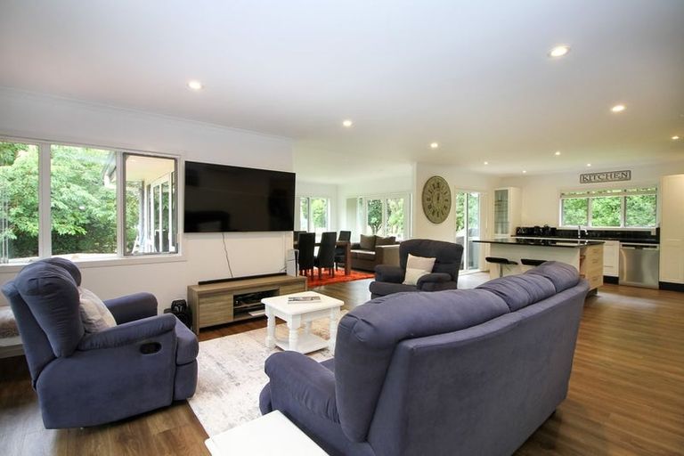 Photo of property in 35 Oram Drive, Turitea, Palmerston North, 4472