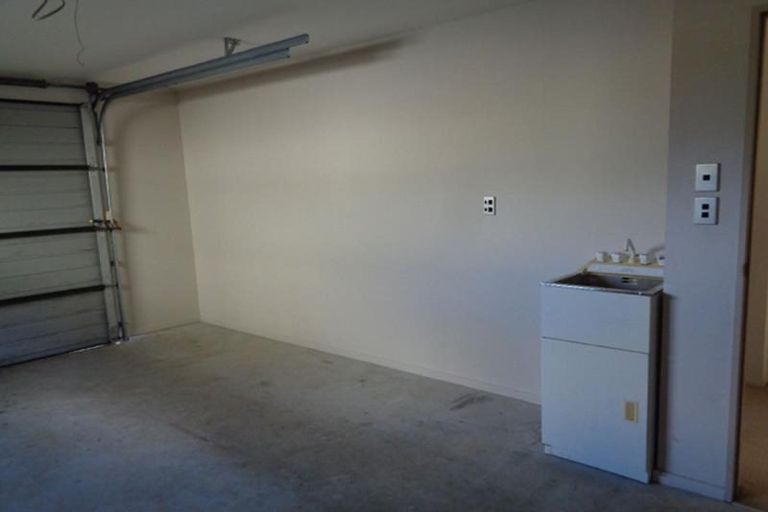 Photo of property in 8/103 Swanson Road, Henderson, Auckland, 0610