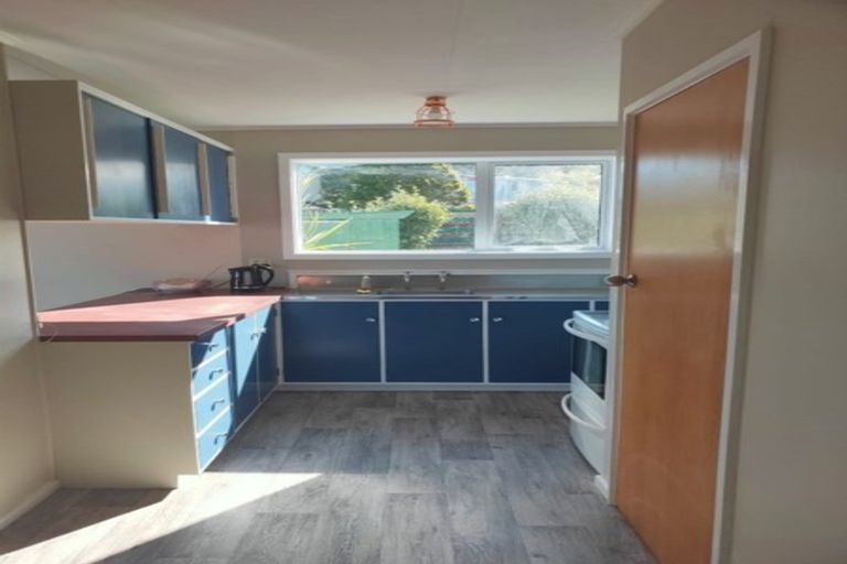 Photo of property in 1b Acacia Avenue, Maungaraki, Lower Hutt, 5010