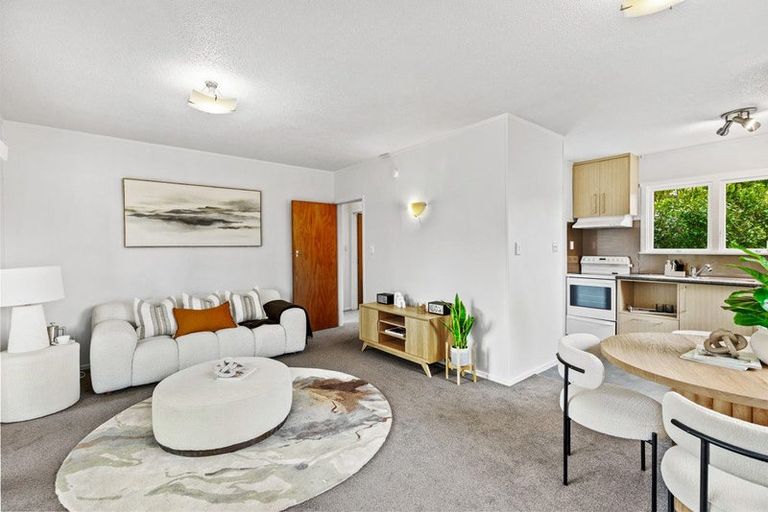 Photo of property in 3/133 Shakespeare Road, Milford, Auckland, 0620