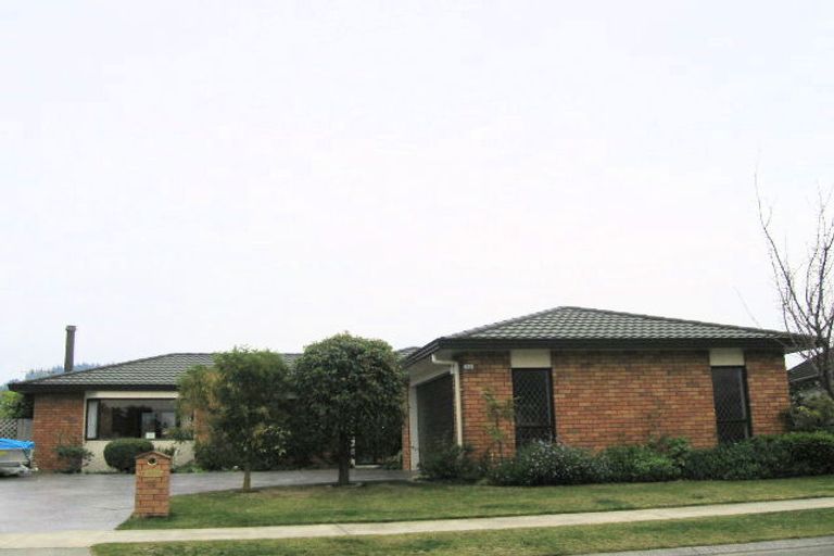 Photo of property in 32 Kensington Drive, Taradale, Napier, 4112