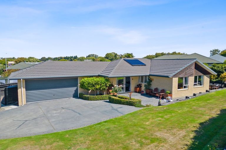 Photo of property in 18 Mcdougal Place, Kaiapoi, 7630