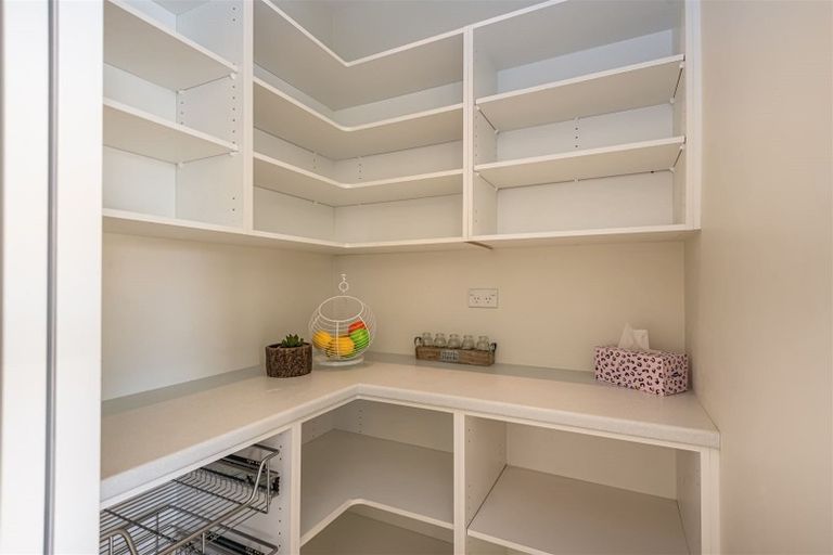 Photo of property in 32 Hakatere Road, Pegasus, 7612