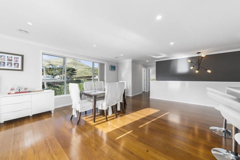 Photo of property in 18 Rochdale Drive, Churton Park, Wellington, 6037