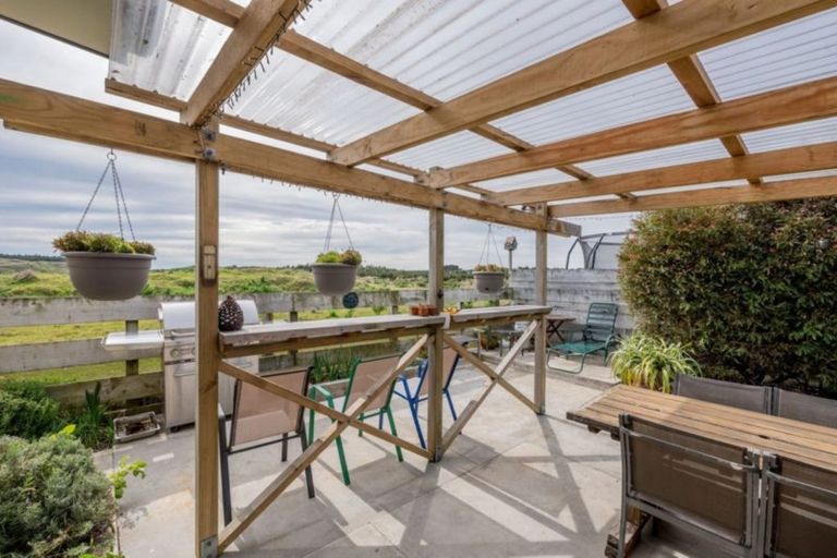 Photo of property in 33 Forbes Road, Foxton Beach, Foxton, 4815