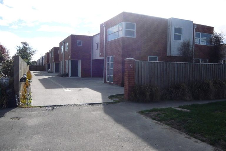 Photo of property in 2/55 Thackeray Place, Waltham, Christchurch, 8023