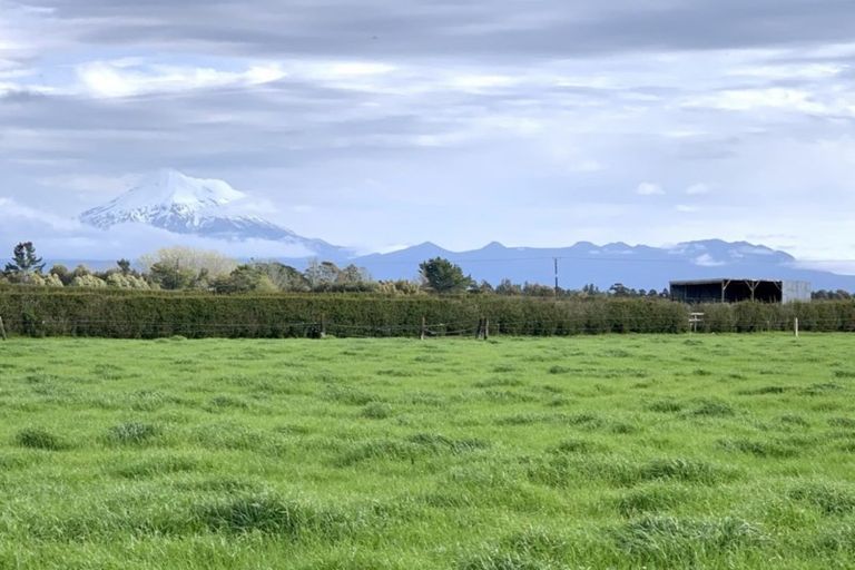 Photo of property in 275/267 Waitara Road, Brixton, Waitara, 4382