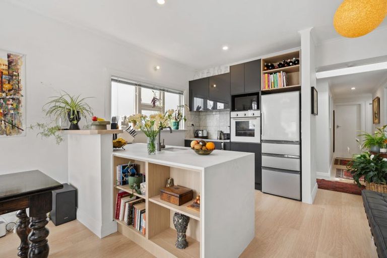 Photo of property in 15 Mcfarlane Street, Mount Victoria, Wellington, 6011