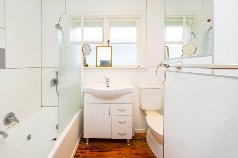 Photo of property in 15 Totara Street, Trentham, Upper Hutt, 5018