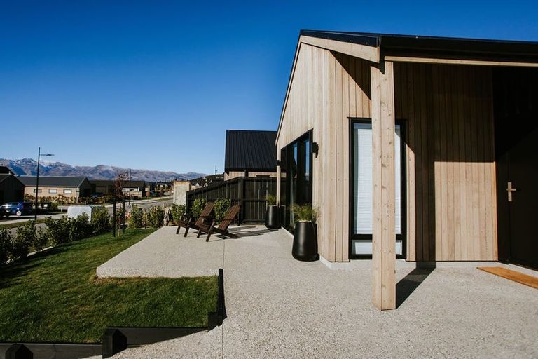 Photo of property in 31 Obelisk Street, Wanaka, 9305