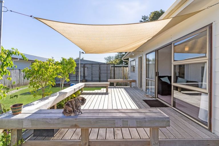 Photo of property in 1/11 Ranui Station Road, Ranui, Auckland, 0612