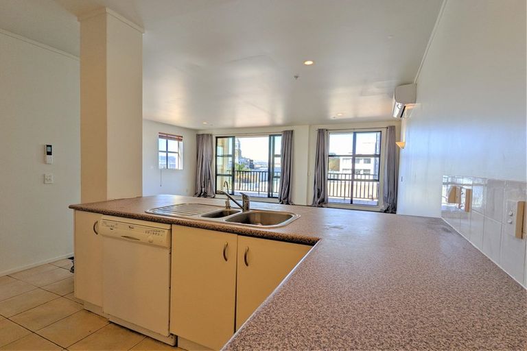Photo of property in Maddison Apartments, 3/6e Queen Street, Palmerston North, 4410