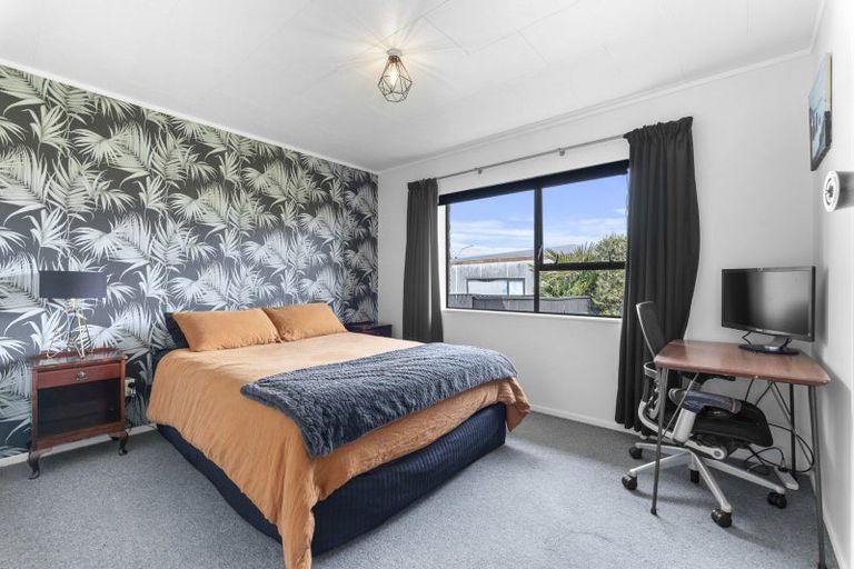 Photo of property in 5 Dillon Drive, Bell Block, New Plymouth, 4312