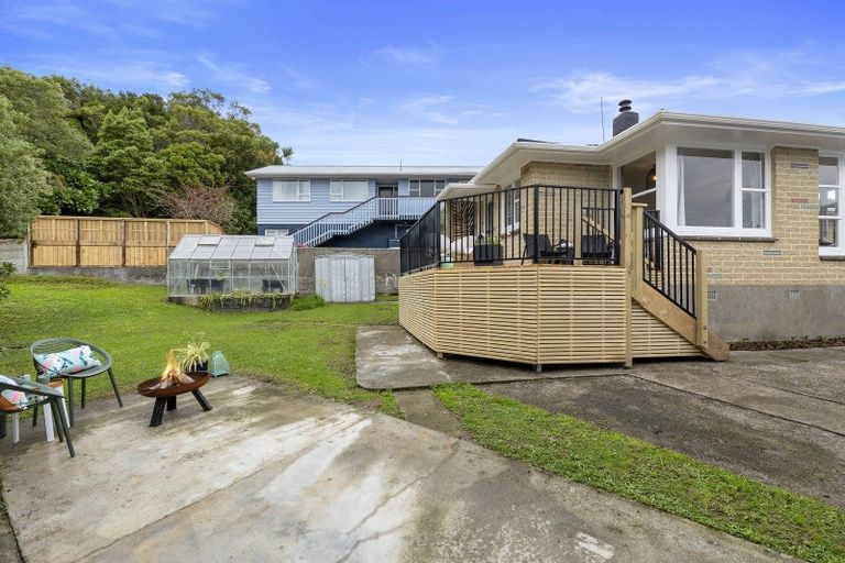 Photo of property in 2 Bella Grove, Naenae, Lower Hutt, 5011