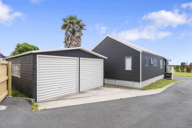 Photo of property in 1012a Papamoa Beach Road, Papamoa Beach, Papamoa, 3118