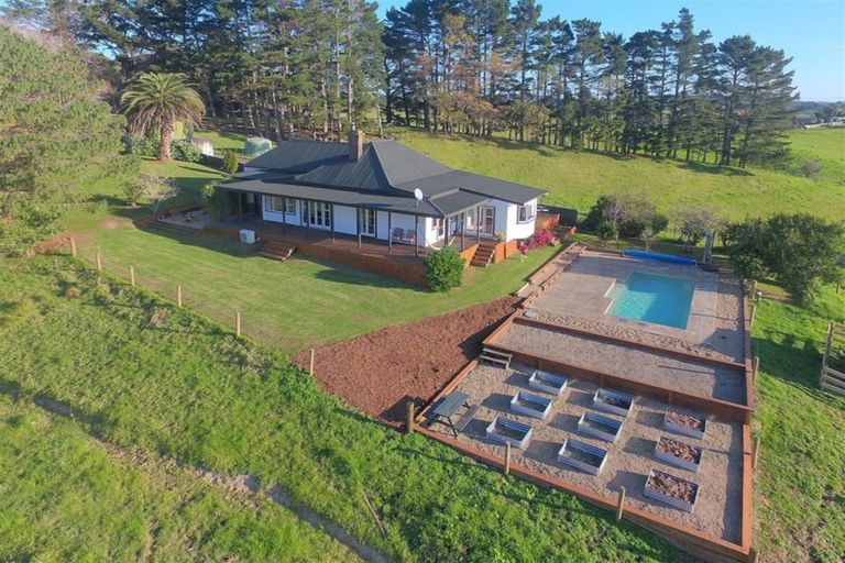 Photo of property in 245 Anderson Road, Helensville, 0875