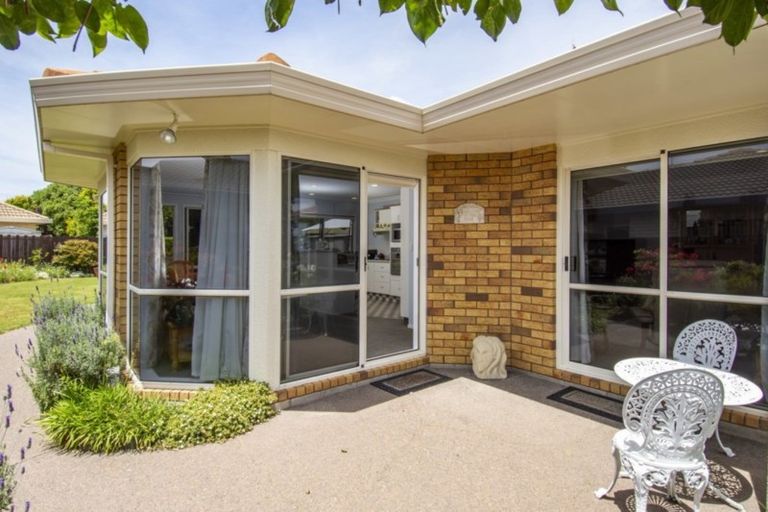 Photo of property in 37 Lotus Avenue, Mount Maunganui, 3116