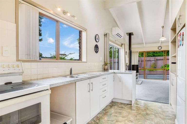 Photo of property in 1/39 Miltonia Avenue, Te Atatu South, Auckland, 0610