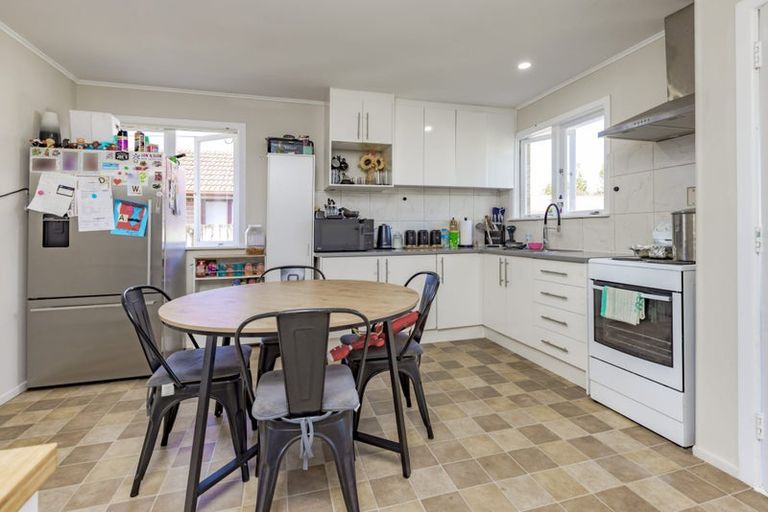 Photo of property in 15 Sheehan Avenue, Papakura, 2110
