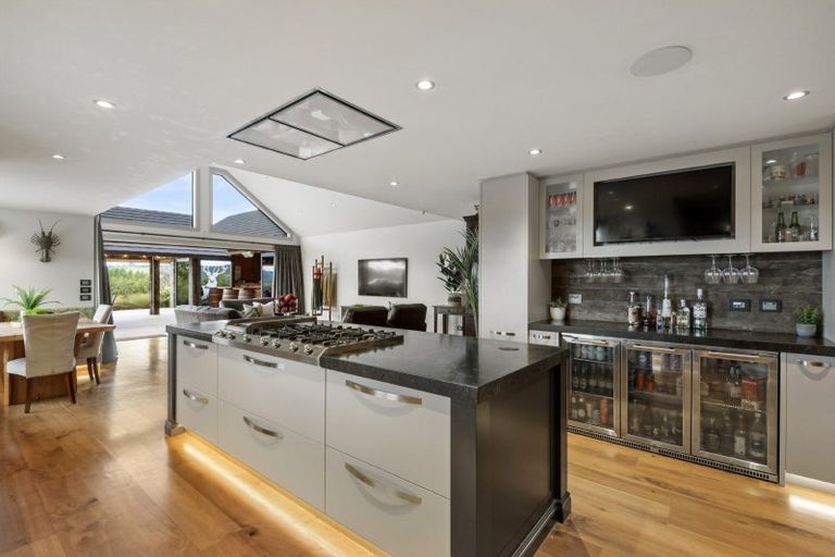 Photo of property in 255 Clifton Road, Whitford, Howick, 2571