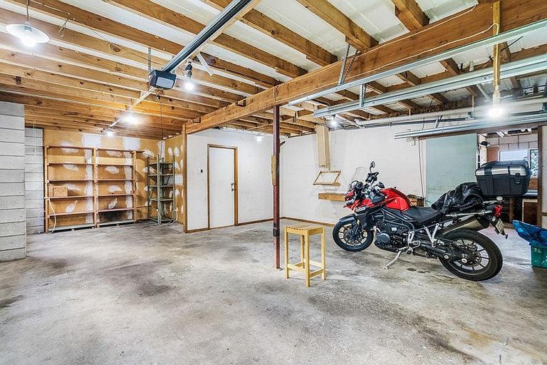 Photo of property in 26 Masterton Road, Rothesay Bay, Auckland, 0630