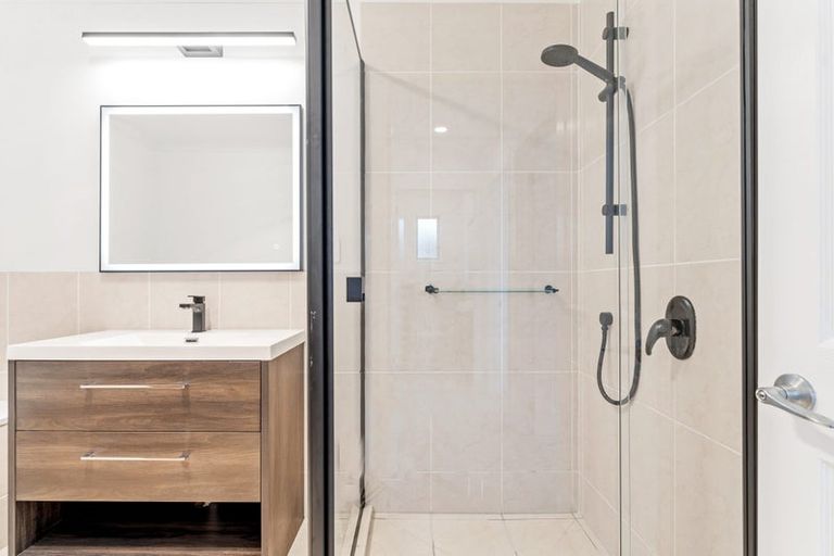 Photo of property in 15 Lagoon View, Gulf Harbour, Whangaparaoa, 0930