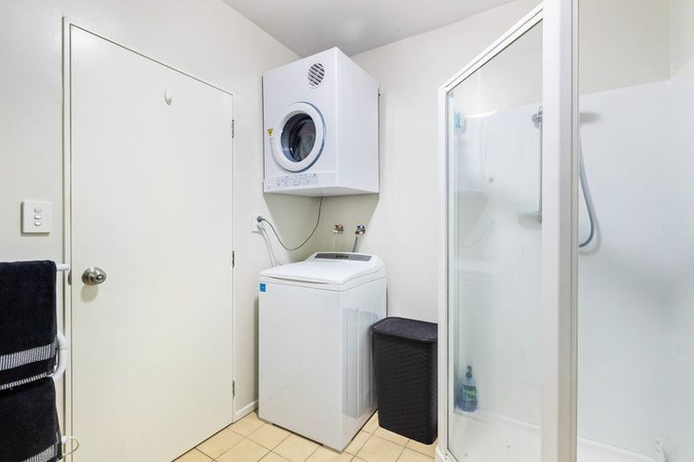 Photo of property in 3/21 Armoy Drive, East Tamaki, Auckland, 2016