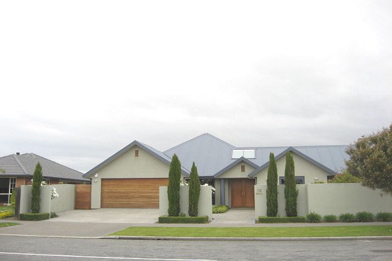 Photo of property in 70 Broadhaven Avenue, Parklands, Christchurch, 8083