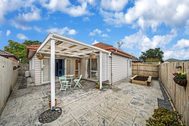 Photo of property in 24 Espalier Drive, Henderson, Auckland, 0612