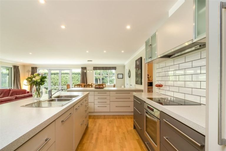 Photo of property in 90a Bryndwr Road, Bryndwr, Christchurch, 8052