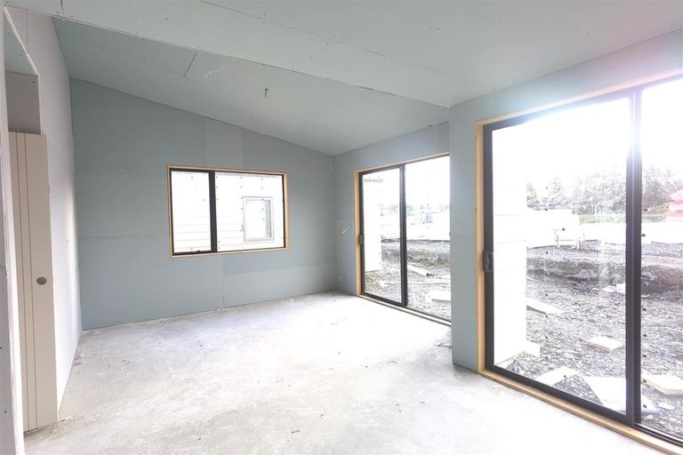 Photo of property in 22 Clayden Shuttleworth Street, Papakura, 2110