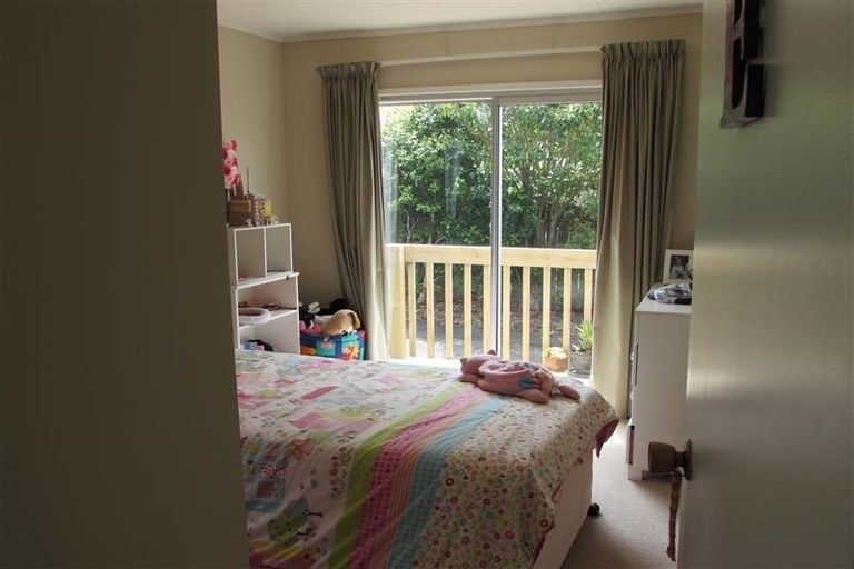 Photo of property in 71 West Harbour Drive, West Harbour, Auckland, 0618