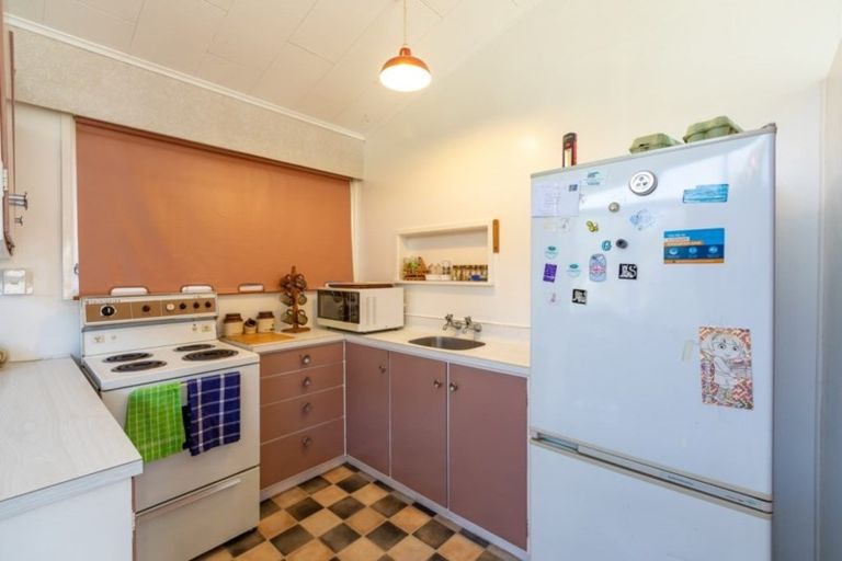 Photo of property in 2 Allen Road, Raumati Beach, Paraparaumu, 5032