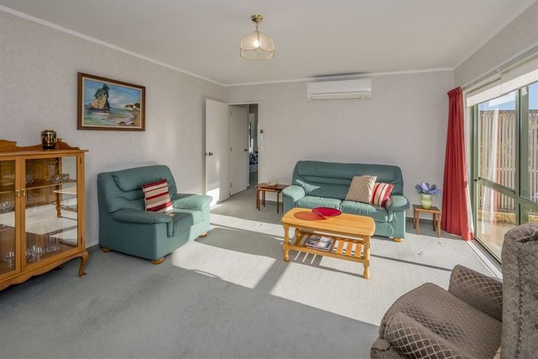 Photo of property in 41 Weraroa Road, Levin, 5510