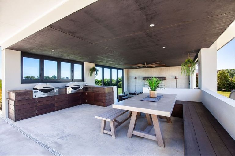 Photo of property in 866 Otaraoa Road, Tikorangi, Waitara, 4383