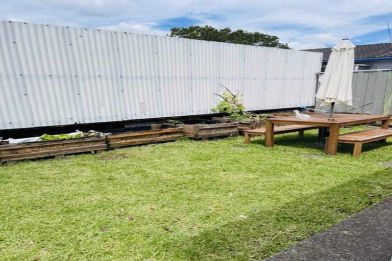 Photo of property in 20 Fiesta Drive, Half Moon Bay, Auckland, 2012