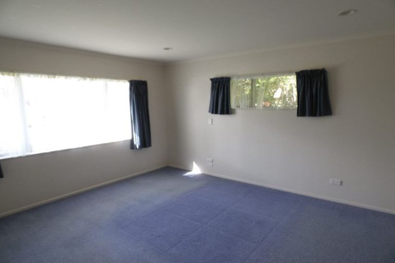 Photo of property in 18 Brittany Drive, Henderson, Auckland, 0612