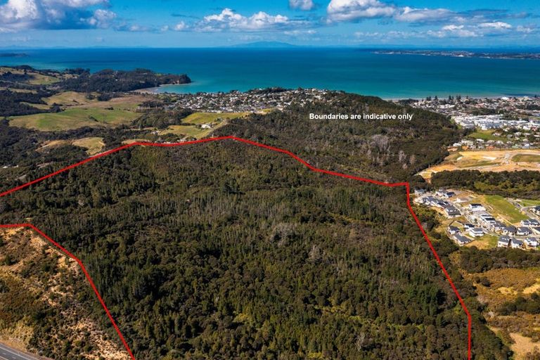 Photo of property in 160-200 Hillcrest Road, Hatfields Beach, Orewa, 0931