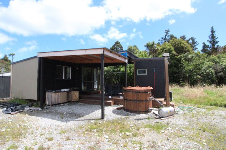 Photo of property in 19 Nyhon Place, Haast, 7886
