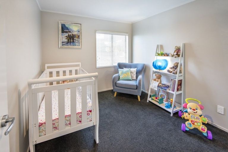 Photo of property in 2/26 Tizard Road, Birkenhead, Auckland, 0626