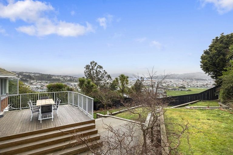 Photo of property in 75 Easther Crescent, Kew, Dunedin, 9012