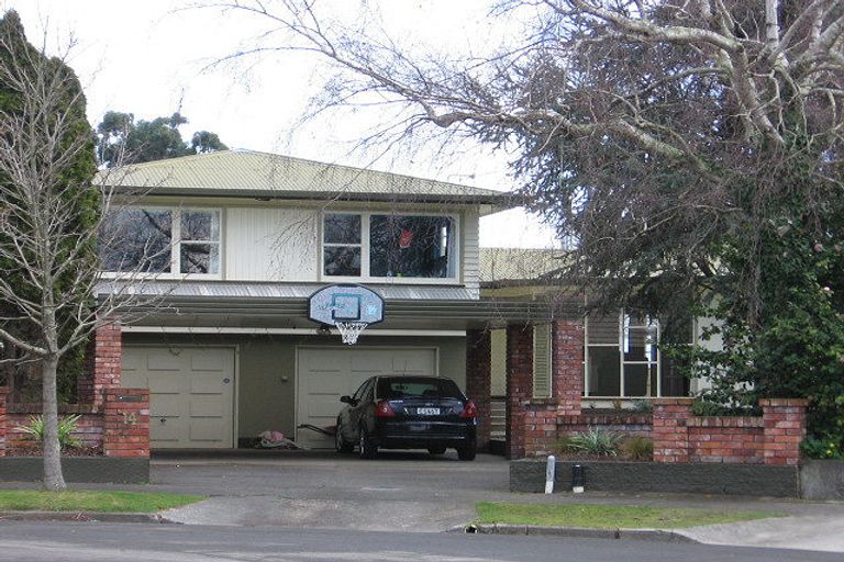 Photo of property in 14 Wigan Place, Hokowhitu, Palmerston North, 4410