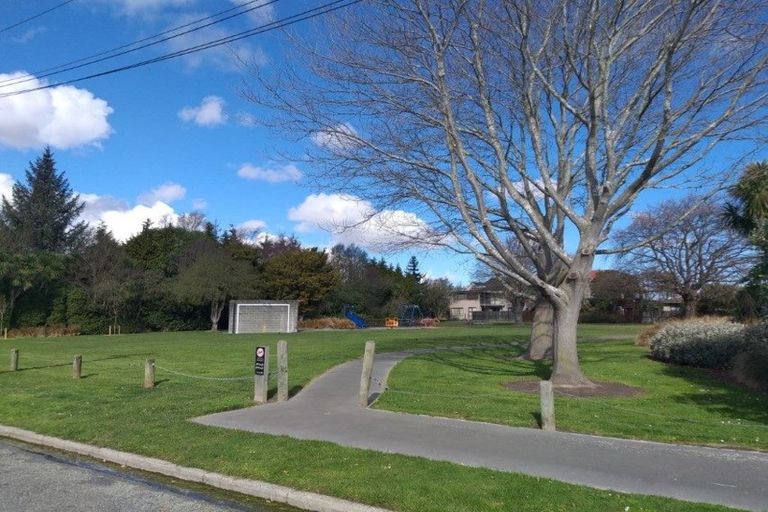 Photo of property in 16 Shearer Avenue, Papanui, Christchurch, 8052